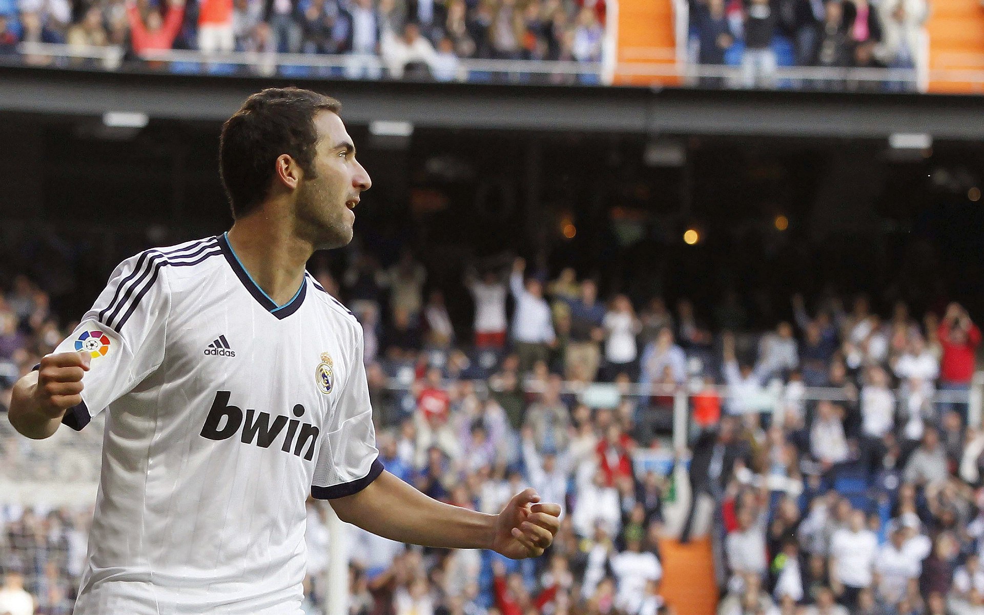 AC米兰1-0胜罗马(迈尼昂最高分,福法纳最低分),ac米兰对罗马的比赛结果