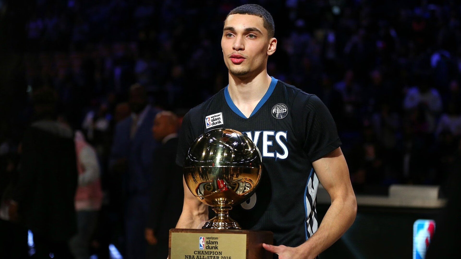 世界杯：部分守门员赛前必碰横梁三次 被队友视为“幸运仪式”