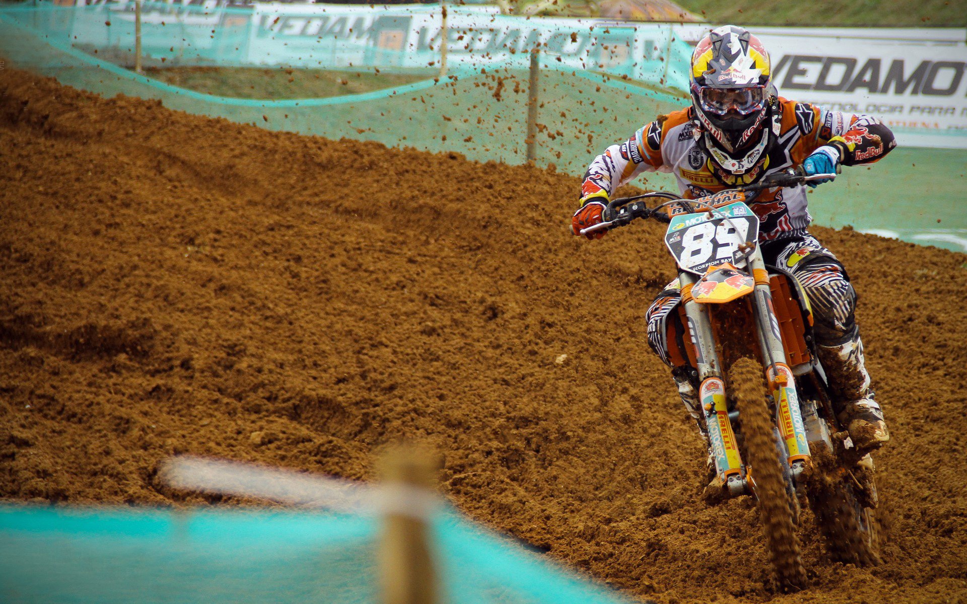 欧冠八强次回合：拜仁主场2比1曼城 仍难翻盘止步八强